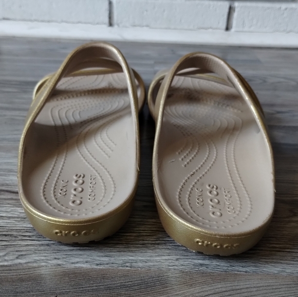 Crocs Women's Kadee II Metallic Gold Sandal Size 10 - Picture 3 of 5